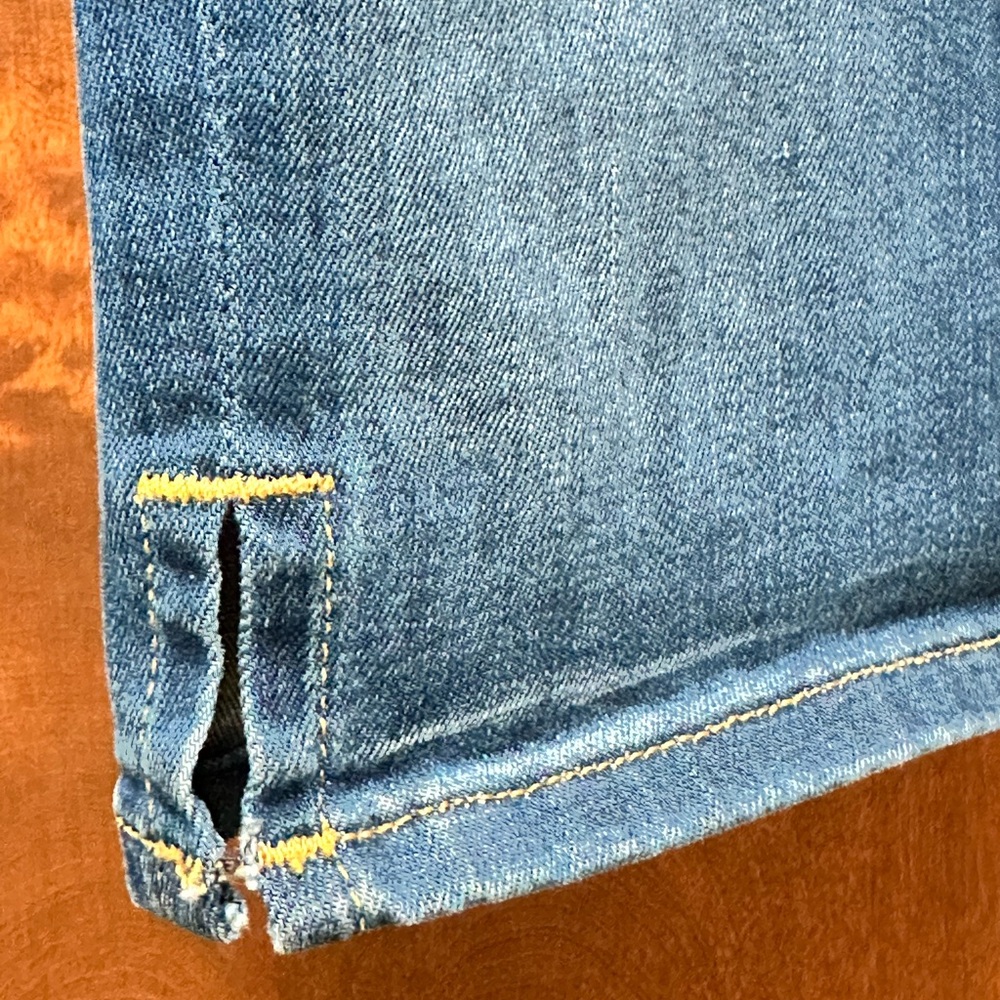 Hudson Jeans Blue Denim Knee Shorts - Picture 5 of 9